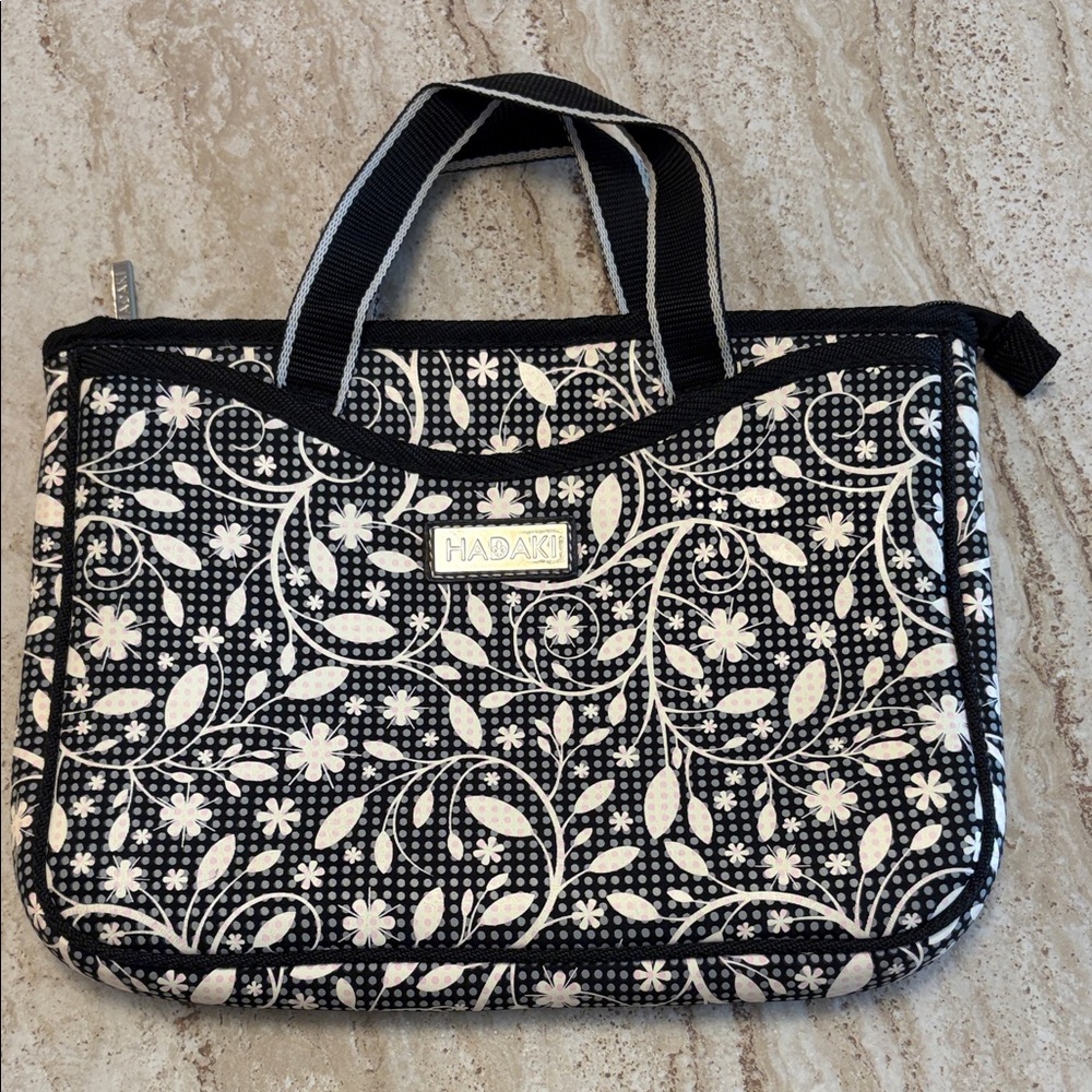 Hadaki Neoprene Bag in Floral